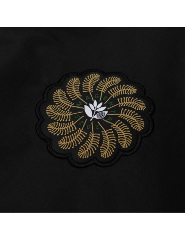 Magenta Skateboards Très Tech V neck...